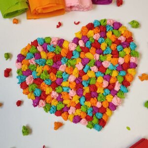 K r e p p p a p i e r ,  1 0  Rollen in 10 Farben sort. 50 x 250 cm
