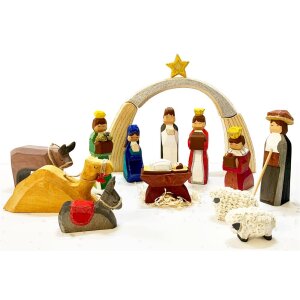 Gro&szlig;e Weihnachtskrippe aus Pappelholz, 16 tlg.